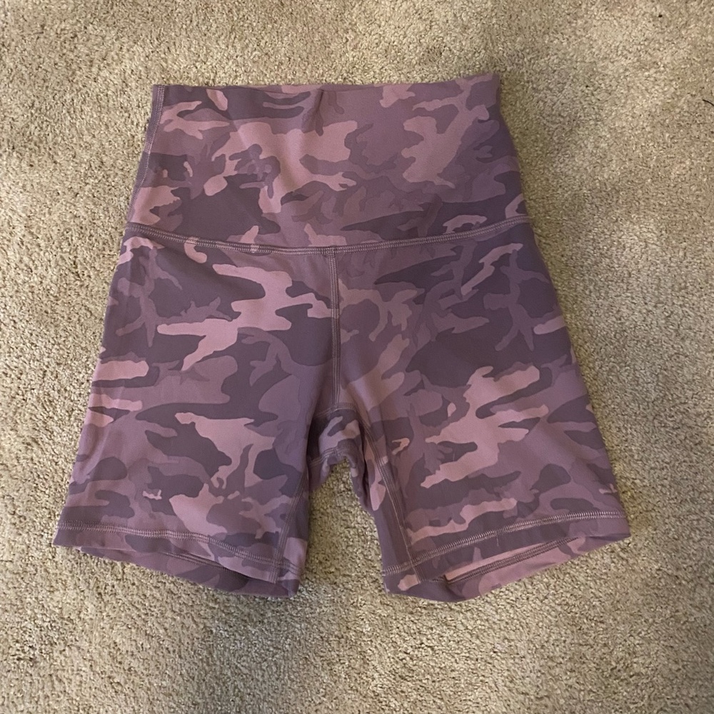 Lululemon Align Short, 6", size 4, Pink Camo
